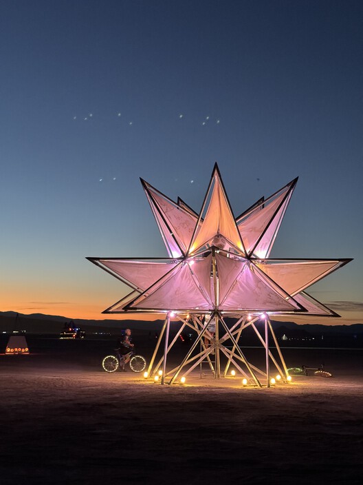 An interconnected mushroom farm and shelter from the desert sun: 8 installations at Burning Man 2024 - Image 24 of 30